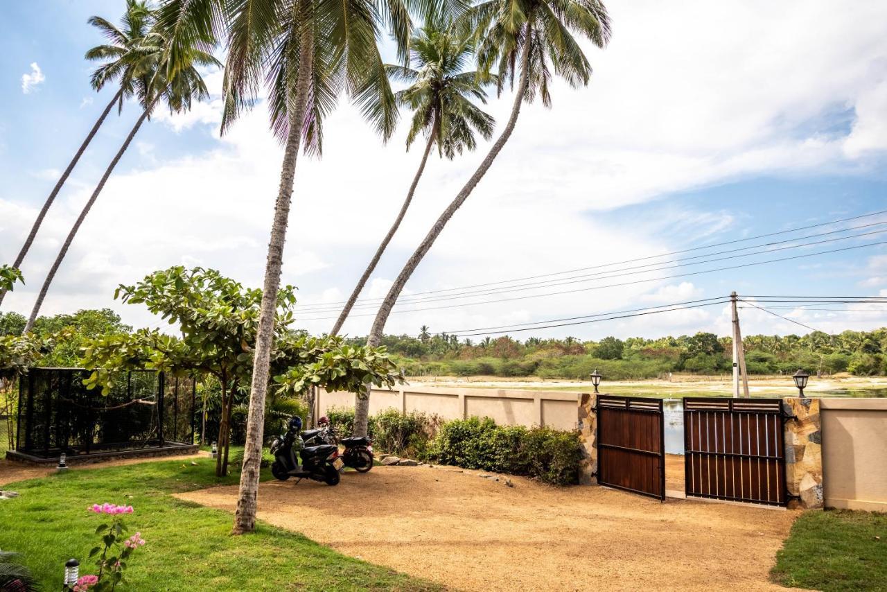 Green Parrot Beach Resort Tangalle Exterior foto