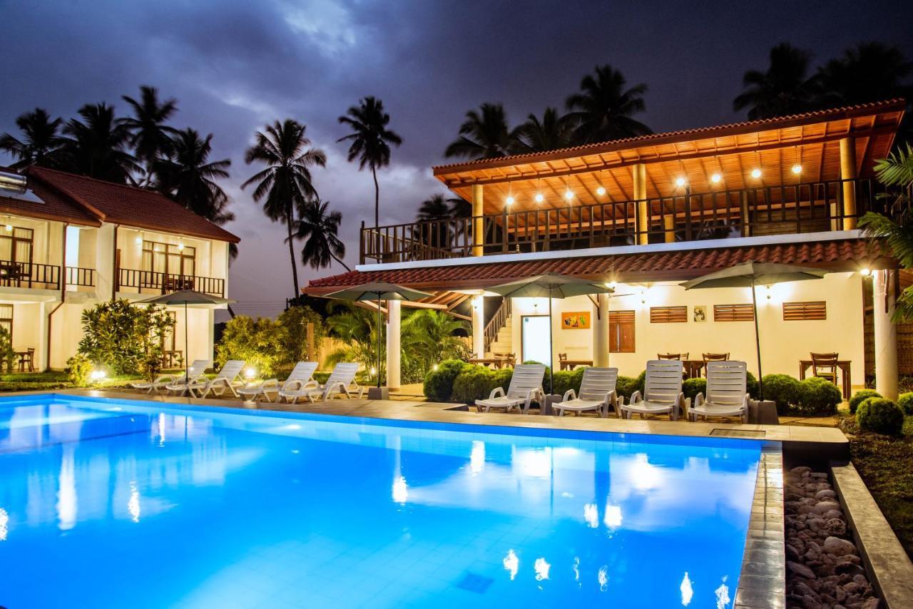 Green Parrot Beach Resort Tangalle Exterior foto