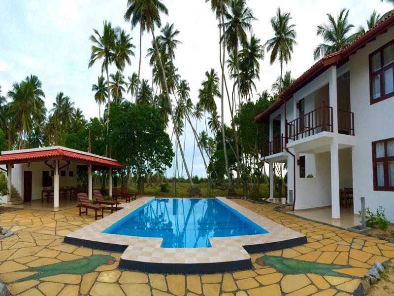 Green Parrot Beach Resort Tangalle Exterior foto